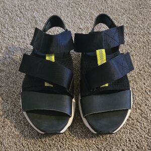 Sorel Women's Kinetic Impact sandals Size 5